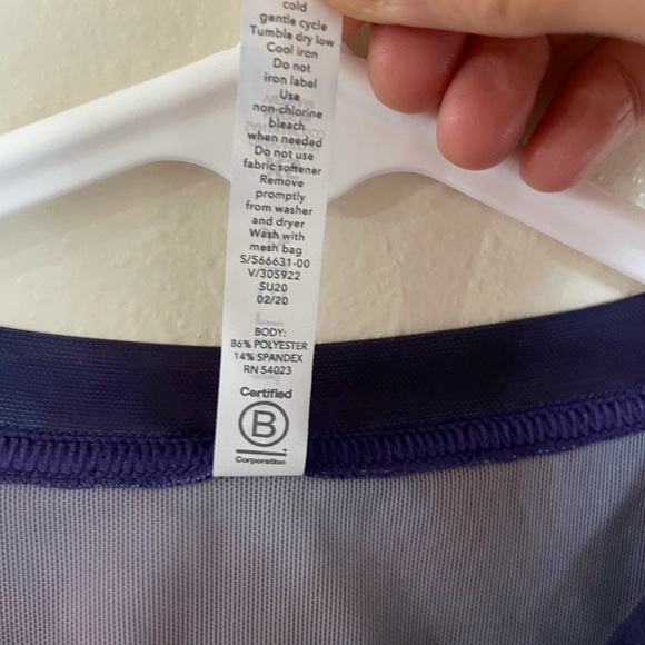 NWT Athleta Mesh Oversized Print Tshirt XXS - Picture 3 of 7